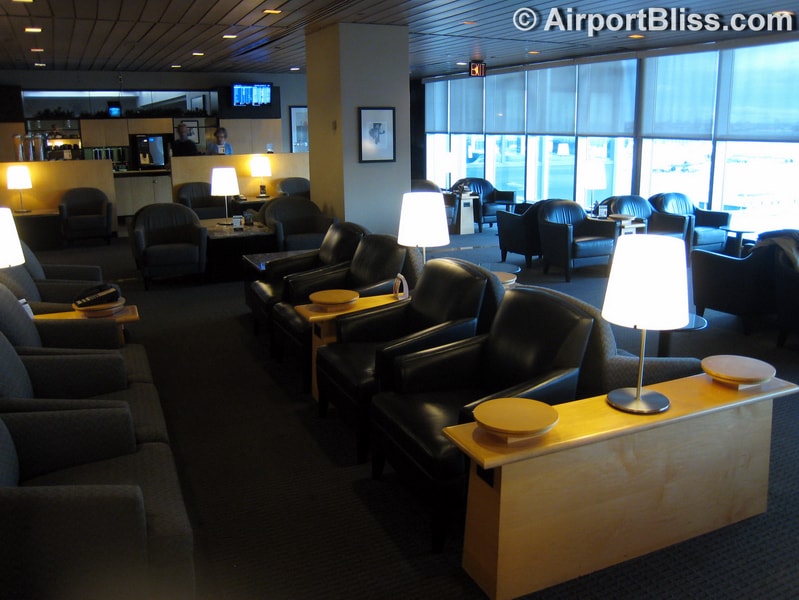 The current pre-security United Club at LaGuardia