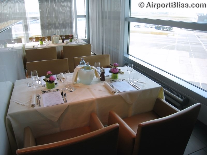 lufthansa first class lounge fra b non schengen 3564