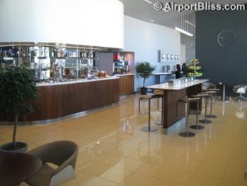 Lufthansa Senator Lounge - Washington Dulles (IAD)