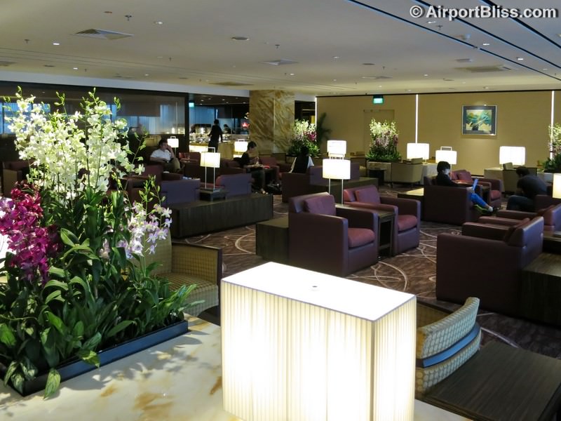 SIN singapore airlines first class lounge sin t2 3685
