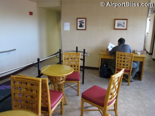 Hawaiian Airlines Premier Club at Hilo, HI (ITO)