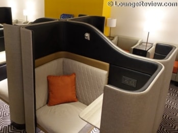 Singapore Airlines SilverKris Lounge - Hong Kong (HKG)