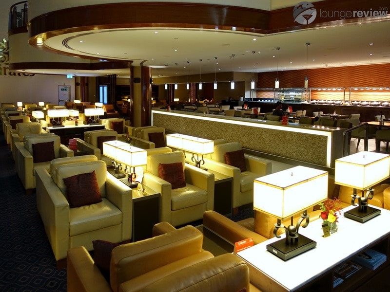 DXB emirates business class lounge dxb t1c 04594