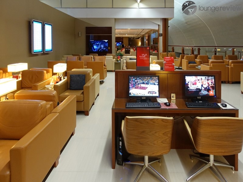 DXB emirates business class lounge dxb t1c 04613