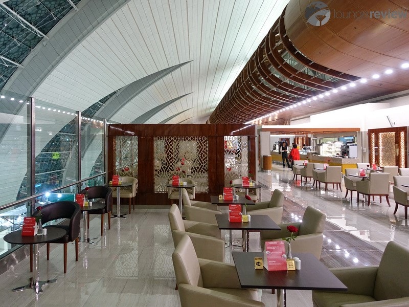 Lounge Review: Emirates Business Class Lounge – DXB T3B ...