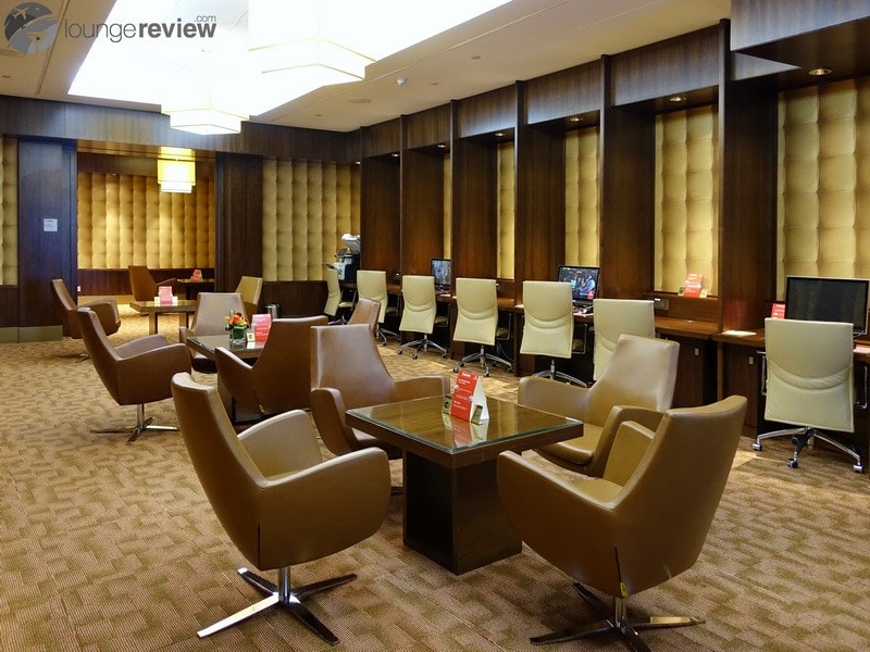 DXB emirates first class lounge dxb t3a 04712