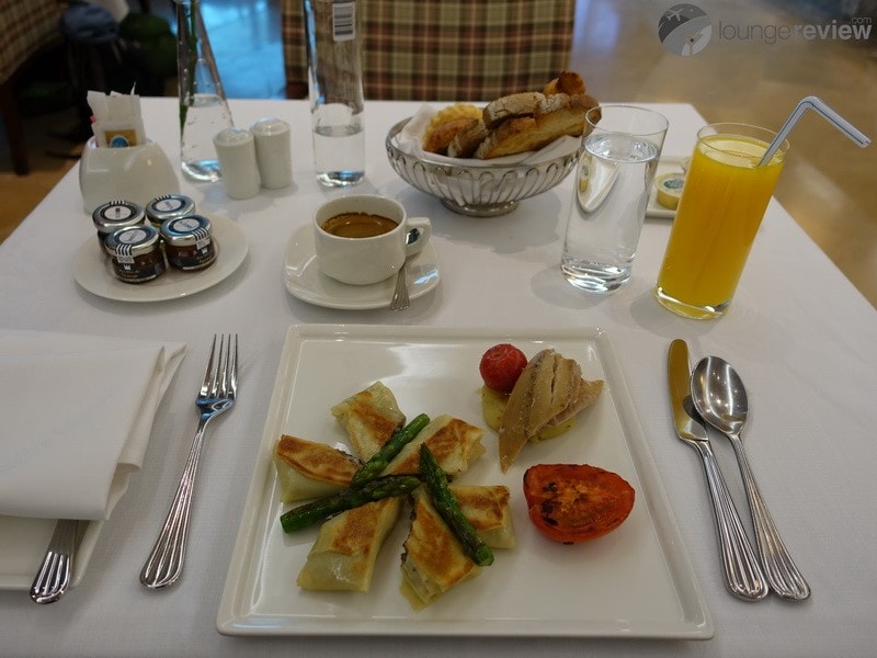 DXB emirates first class lounge dxb t3a 04801