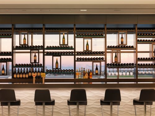 The bar overlooking the run way at the new Air New Zealand Lounge - Sydney (SYD)