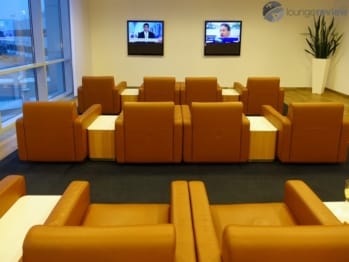 Lufthansa Senator Lounge - Frankfurt (FRA) by gate B43 (Non-Schengen)