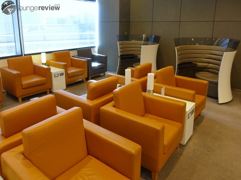 SFO cathay pacific first and business class lounge sfo 09843