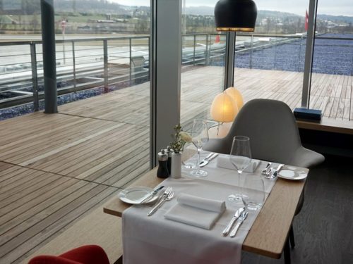 SWISS First Lounge dining - Zurich (ZRH) Concourse E | Photo courtesy of rcs at vielfliegertreff.de