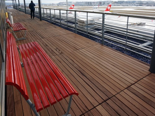 Open air terrace at the SWISS Lounges - Zurich (ZRH) Concourse E | Photo courtesy of rcs at vielfliegertreff.de