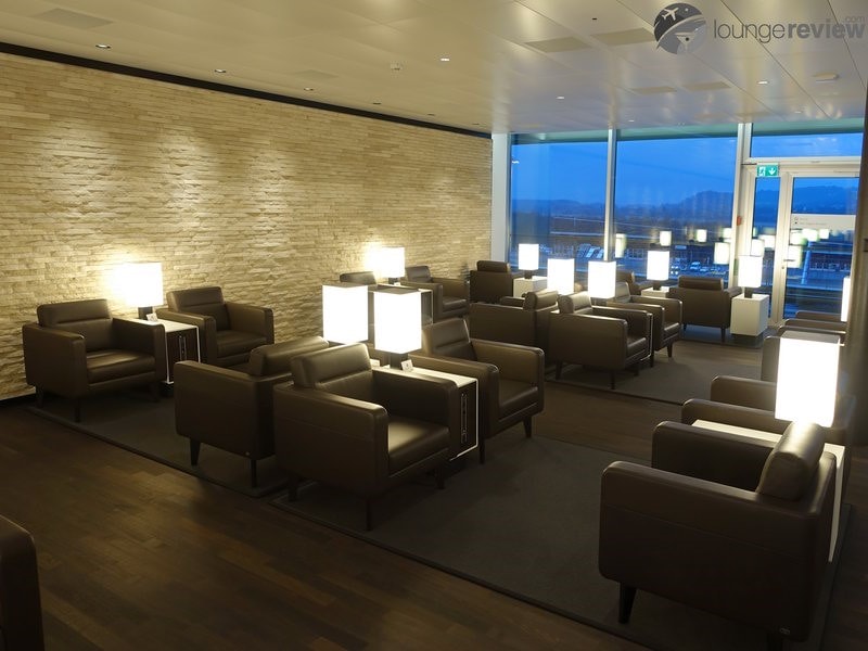 ZRH swiss senator lounge zrh concourse e non schengen 07124