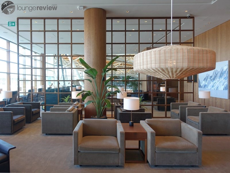 YVR cathay pacific first and business class lounge yvr 05578