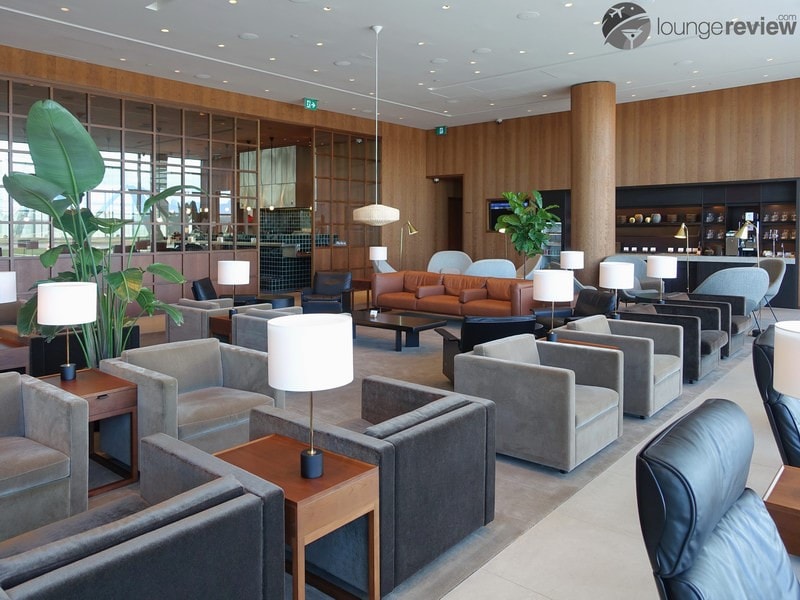 YVR cathay pacific first and business class lounge yvr 05708