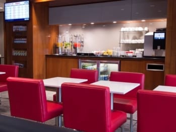 Air Canada Maple Leaf Lounge - New York/Newark, NJ (EWR) | © Air Canada