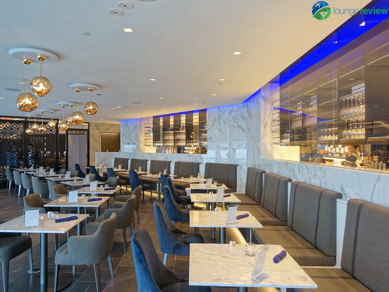United Polaris Lounge Newark full-service restaurant