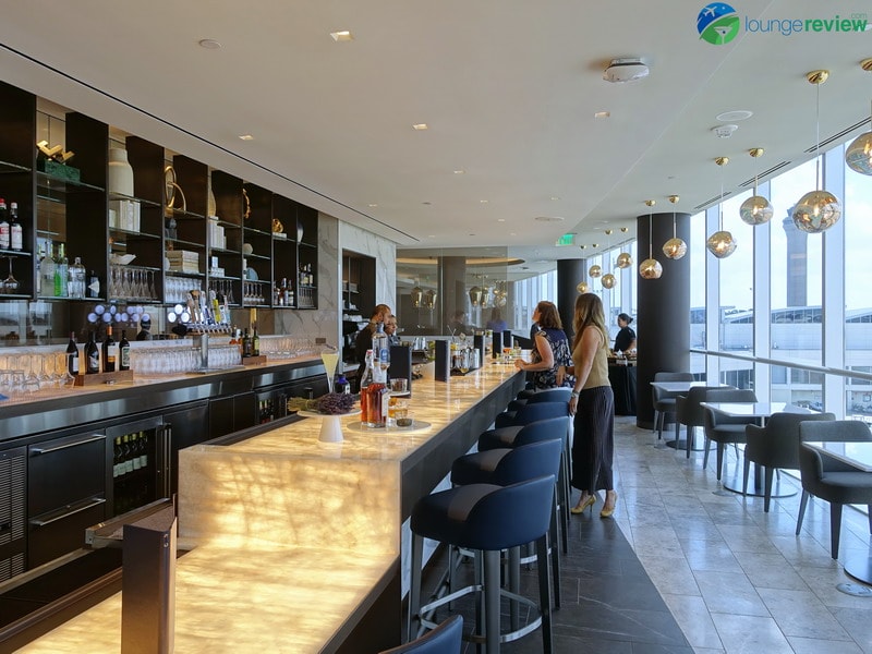 United Polaris Lounge Houston bar