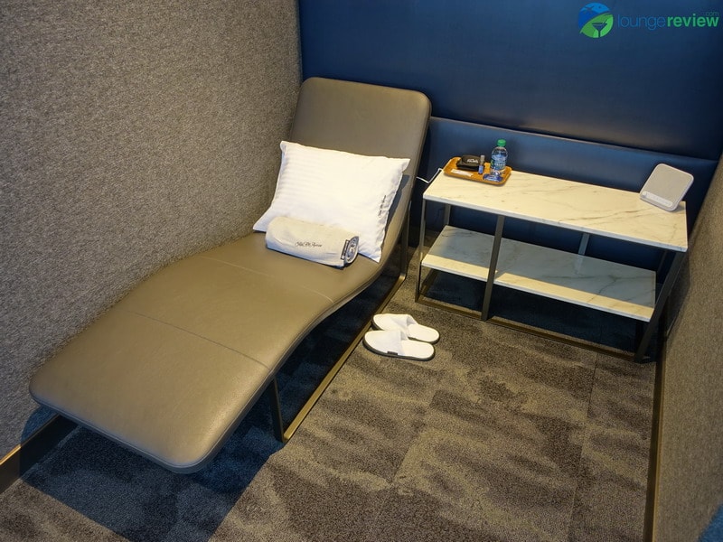 United Polaris Lounge Houston quiet suite