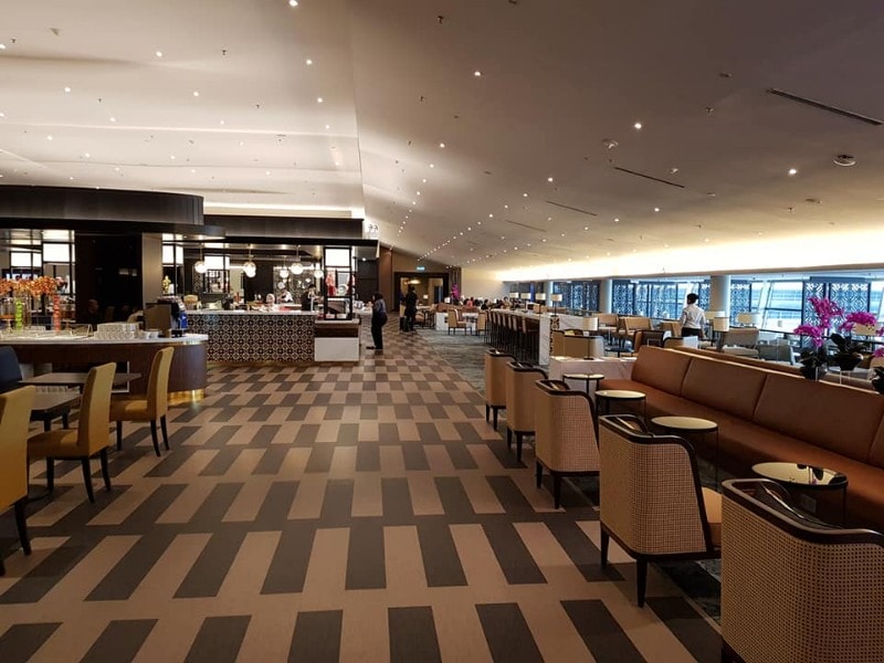 Lounge Review: Malaysia Airlines Business Golden Lounge ...