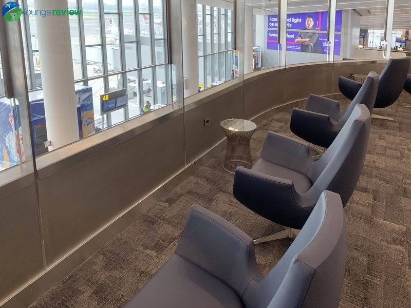 Solo seating at the new United Club New York LaGuardia