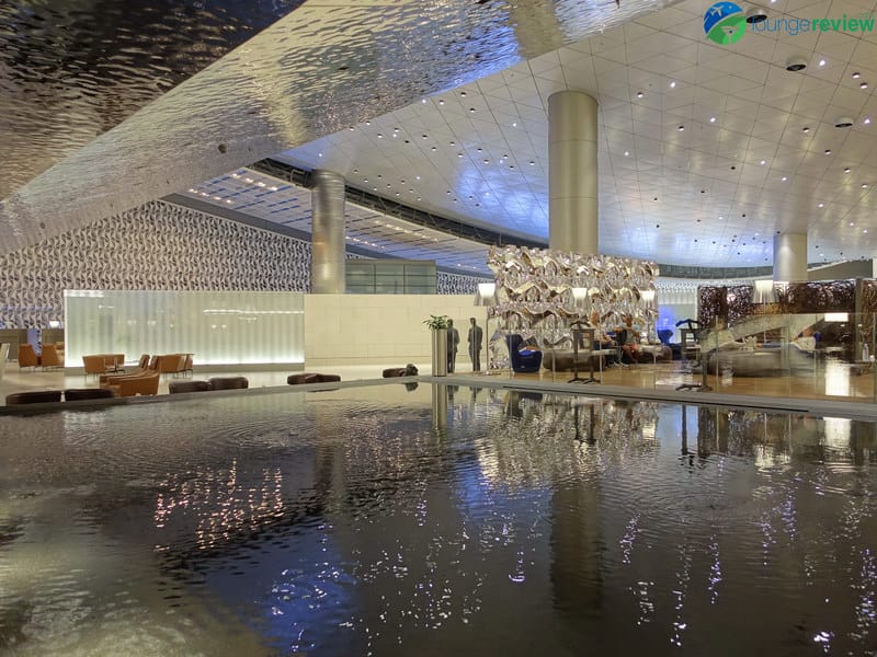 Qatar Airways Al Mourjan Business Lounge - Doha (DOH)
