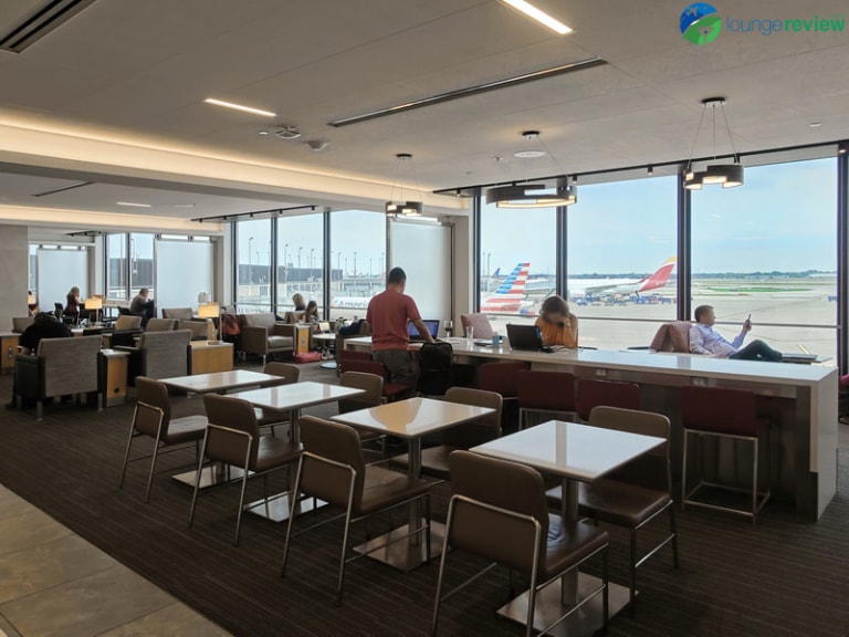 ORD american airlines flagship lounge ord 04182 768x576