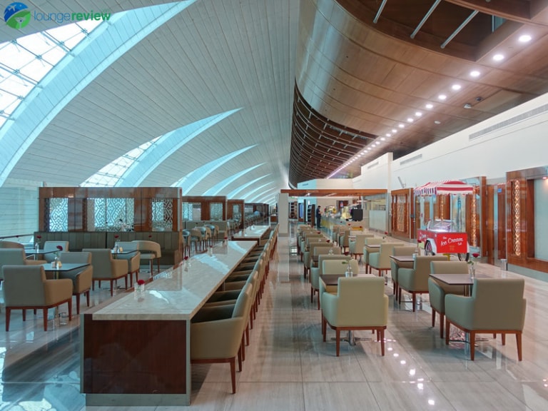 DXB emirates business class lounge dxb concourse b 08307 768x576