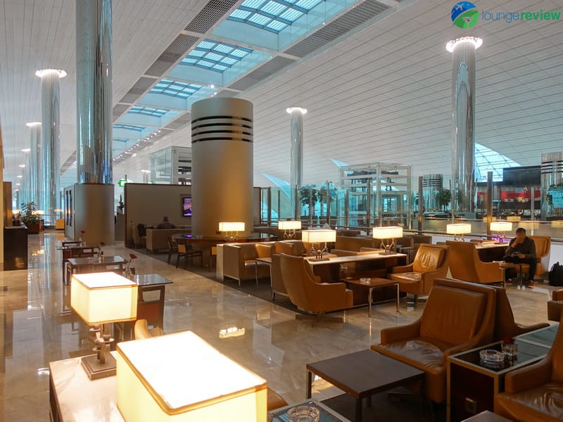 Lounge Review: Emirates Business Class Lounge – DXB T3B – LoungeReview.com