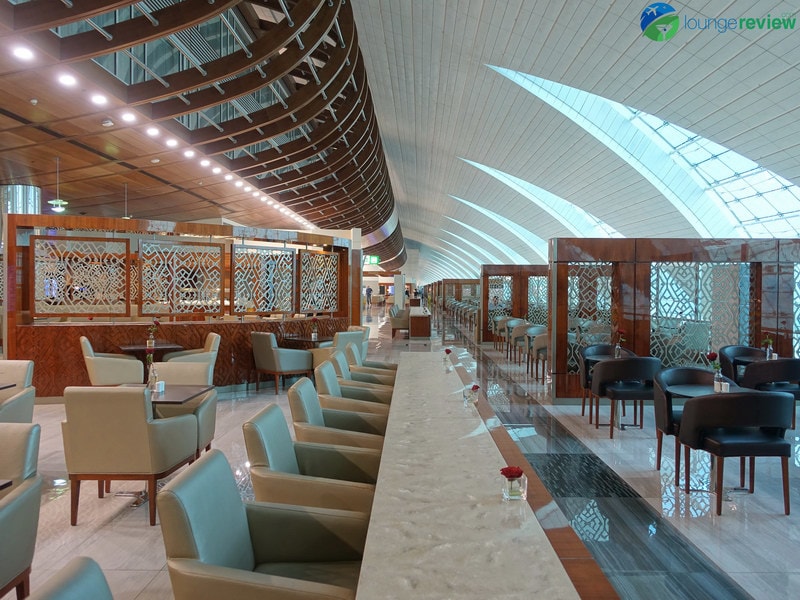 DXB emirates business class lounge dxb concourse b 08377 800x600