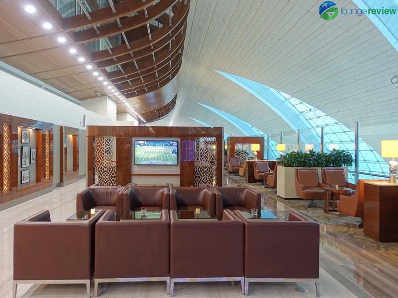 DXB emirates business class lounge dxb concourse b 08393 800x600