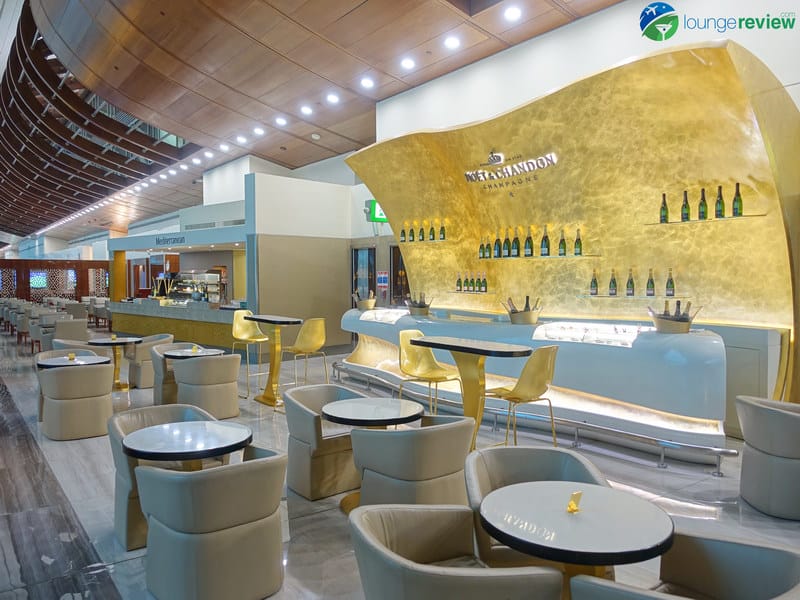 Emirates Business Class Lounge - Dubai International (DXB) Terminal 3 Concourse B
