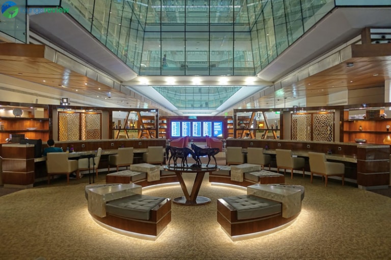 DXB emirates business class lounge dxb concourse b 08519 768x512