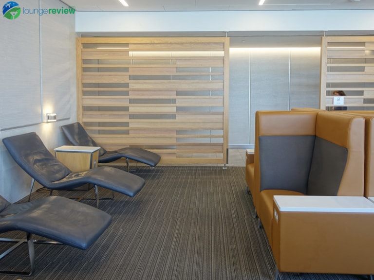ORD american airlines admirals club ord hk 04526 768x576