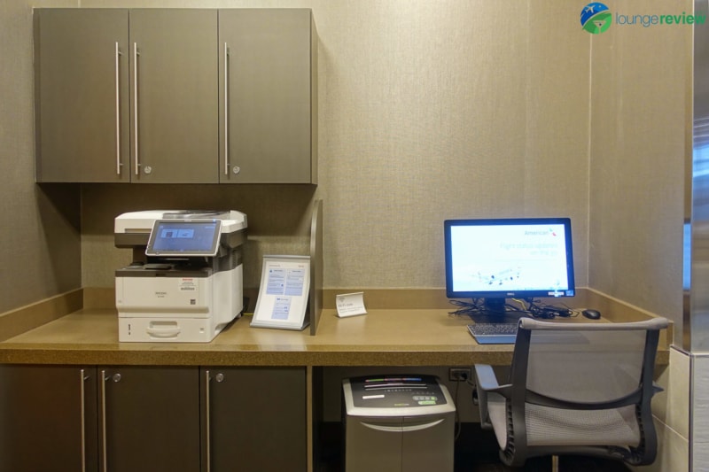 Lounge Review American Airlines Admirals Club British Airways