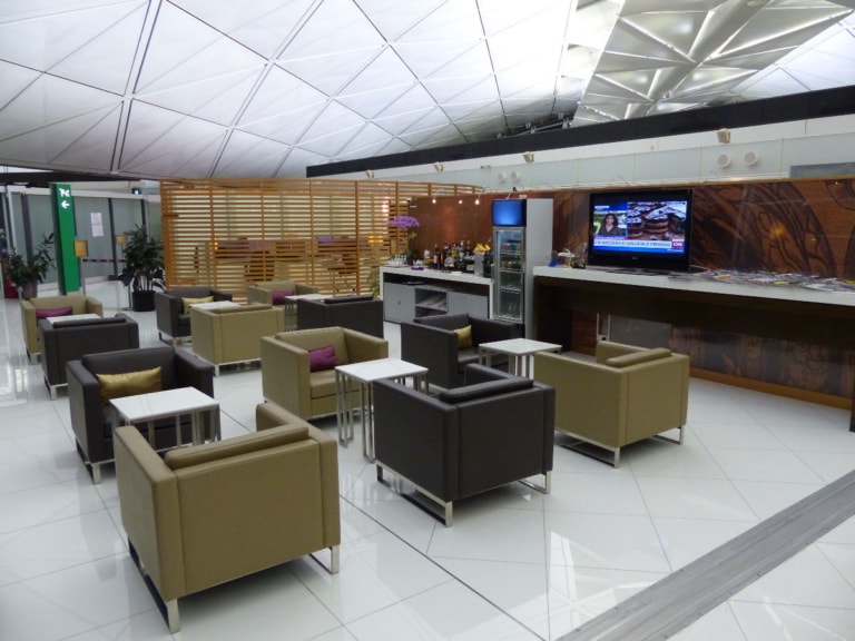 HKG thai airways royal first lounge hkg 6593 768x576