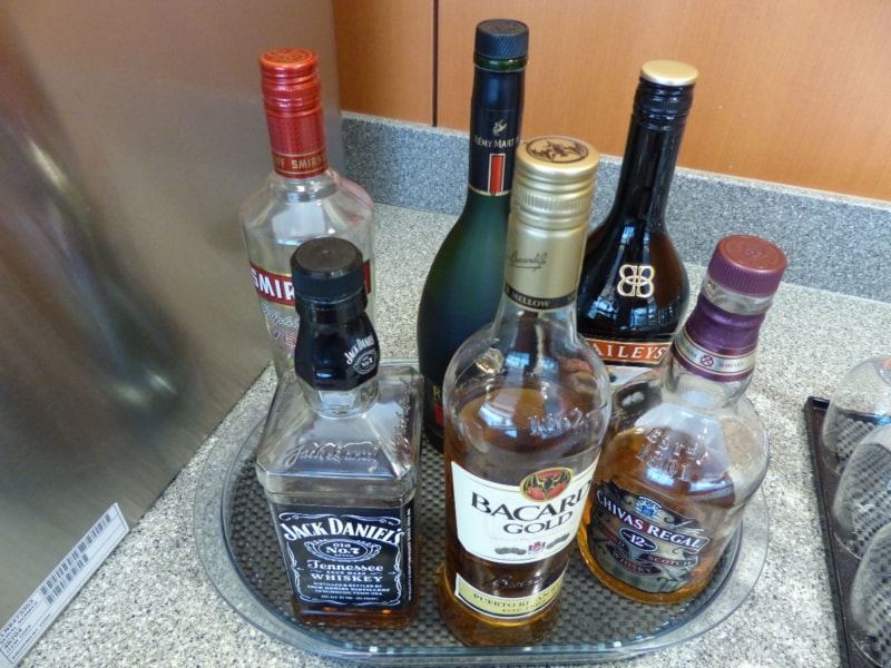 HNL american airlines admirals club hnl 6898 800x600