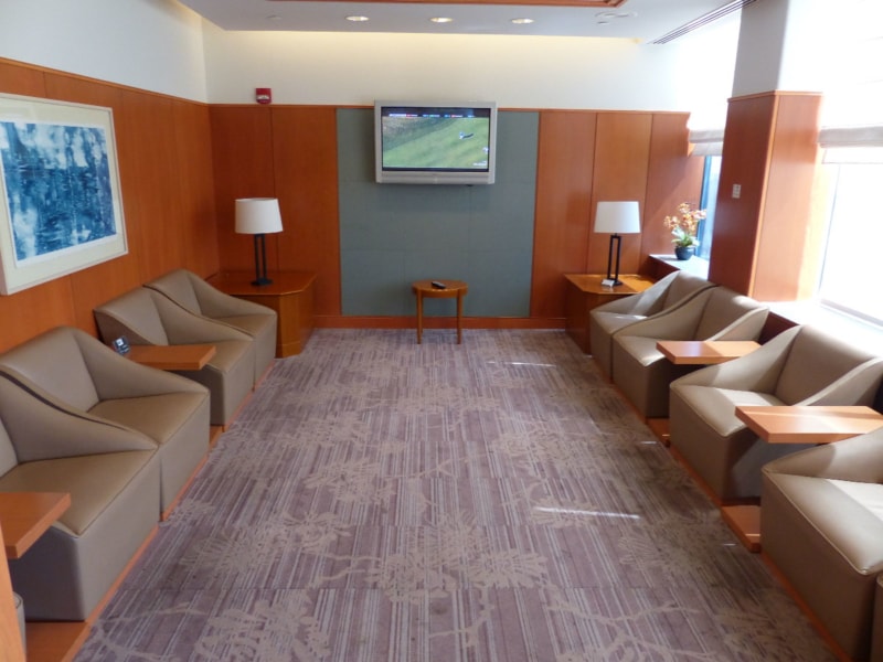 HNL american airlines admirals club hnl 8110 800x600