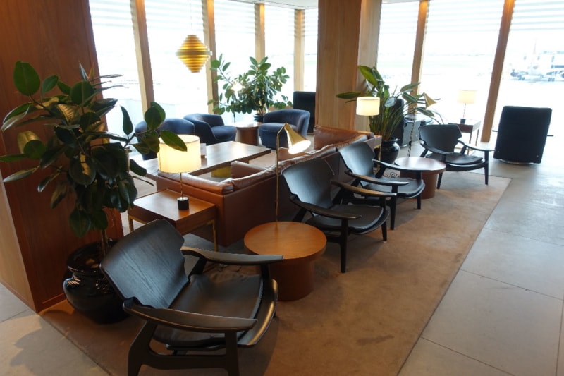 LHR cathay pacific first class lounge lhr 4430 800x533