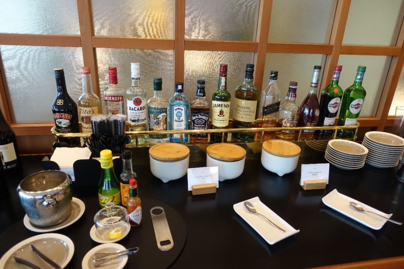 LHR cathay pacific first class lounge lhr 5016 800x533