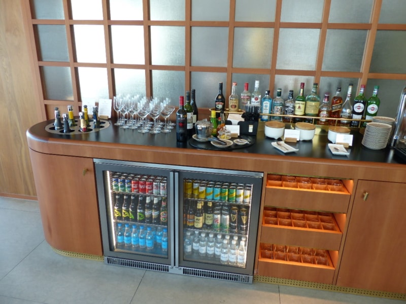 LHR cathay pacific first class lounge lhr 5592 800x600