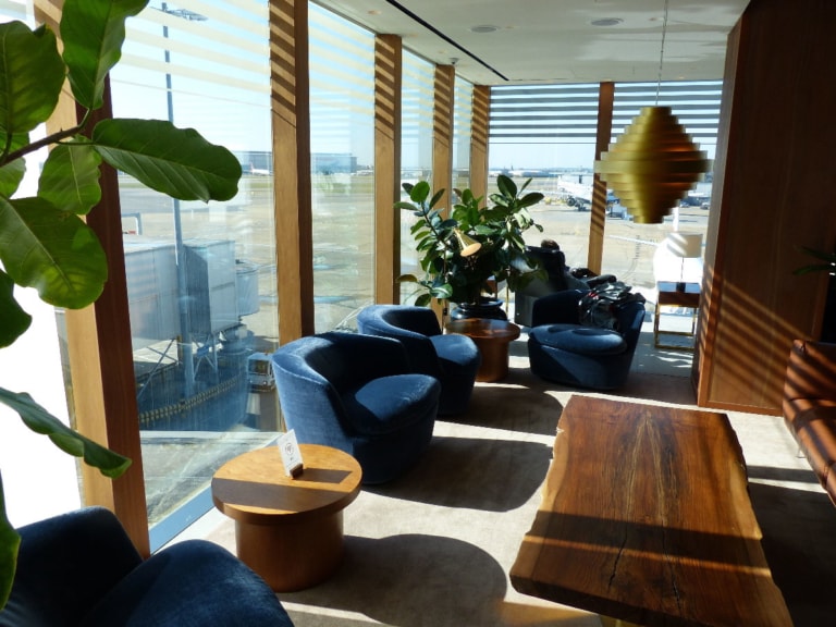 LHR cathay pacific first class lounge lhr 6902 768x576
