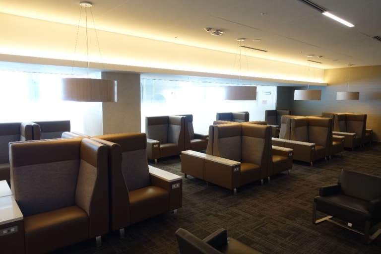 MIA american airlines flagship lounge mia 9586 768x512