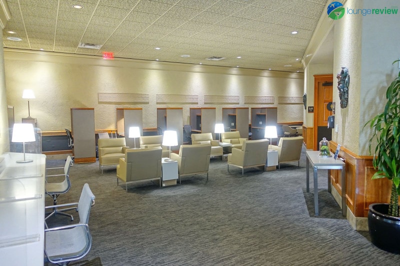 Business center and work cubicles at the United Club SFO Concourse F