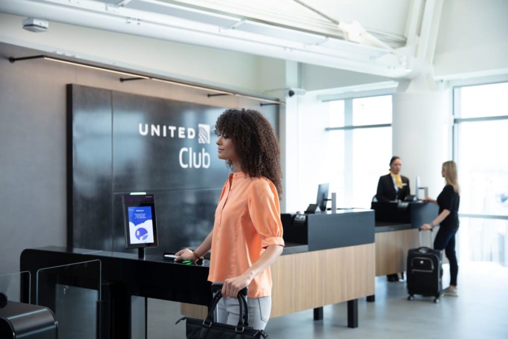Lounge Review United Club EWR C123