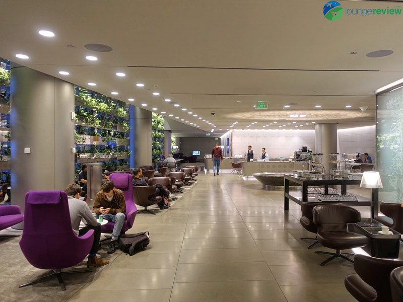 DOH qatar airways business class lounge doh 05008 1