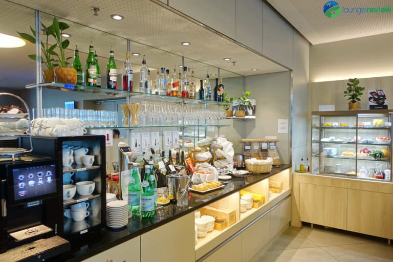 Lounge Review: Marhaba Lounge – ZRH – LoungeReview.com