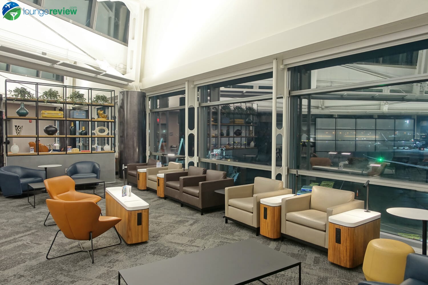 Lounge Review United Club EWR C123