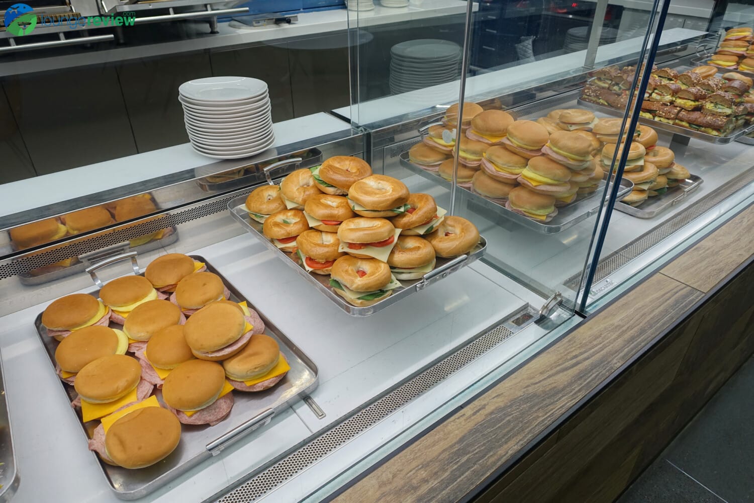 Lounge Review United Club EWR C123