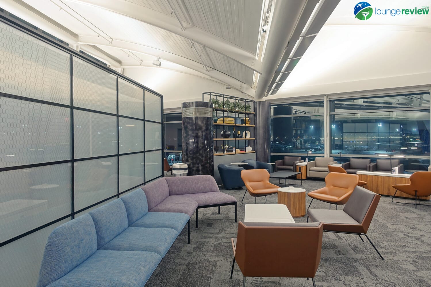 Lounge Review United Club EWR C123